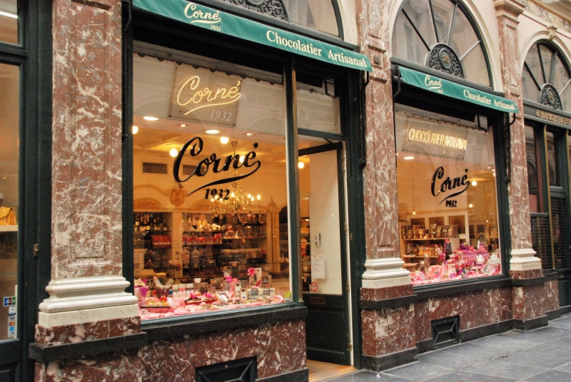 patisserie-SAUZE-min_chocolate_chocolaterie_shop_luxury_chic_gallery_brussels_belgium-558146